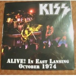 kiss_1_842872786