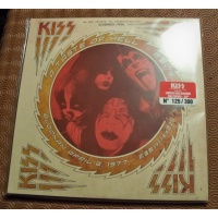 kiss1_1545021380
