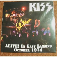 kiss_1_842872786