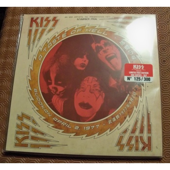 kiss1_1545021380