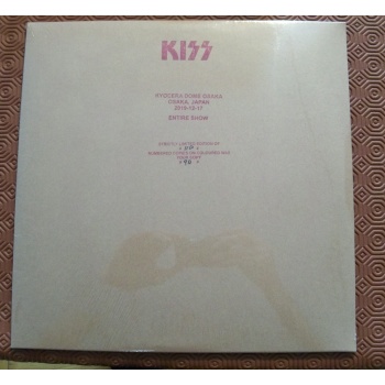 kiss_4_1731402689